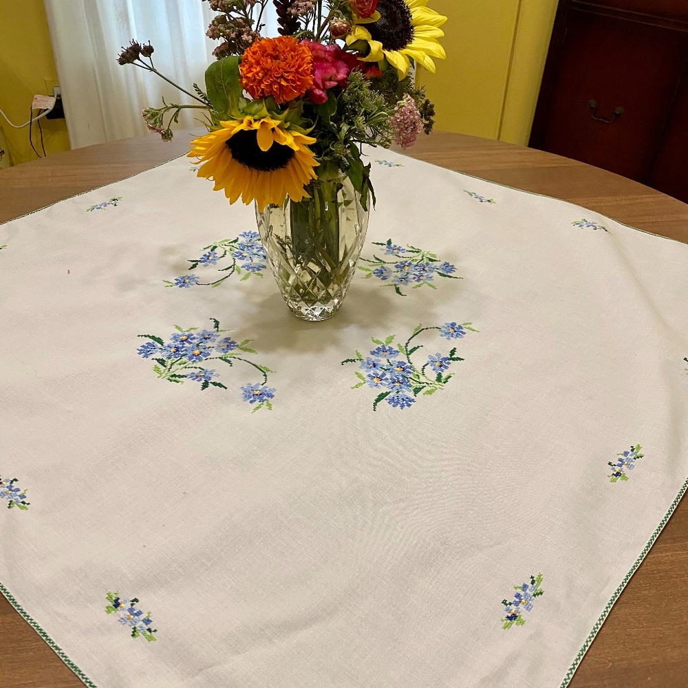 Vintage Handmade Tablecloth / Table Square